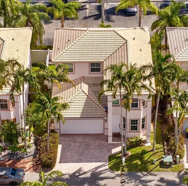 208 SE 15th St, Dania Beach FL 33004