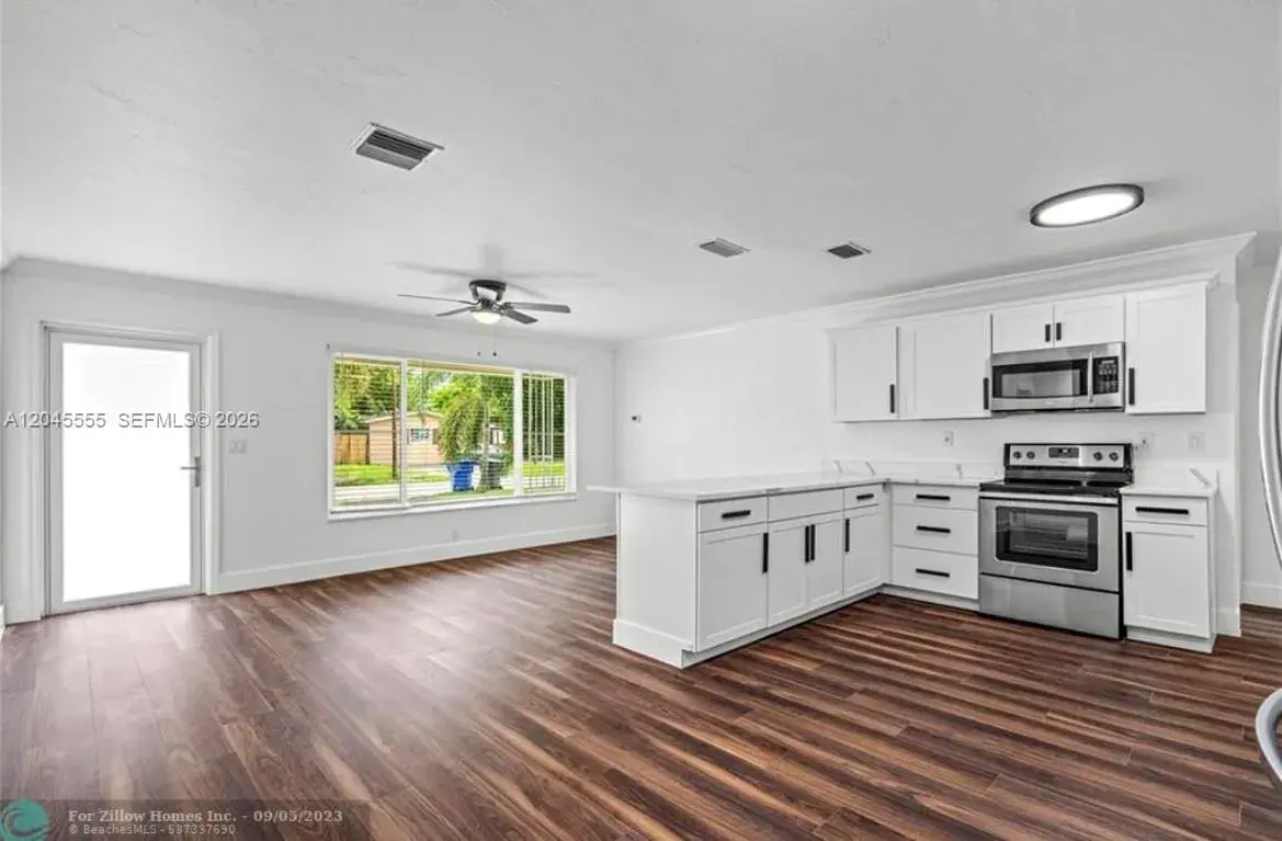 6321 Thomas St, Hollywood FL 33024