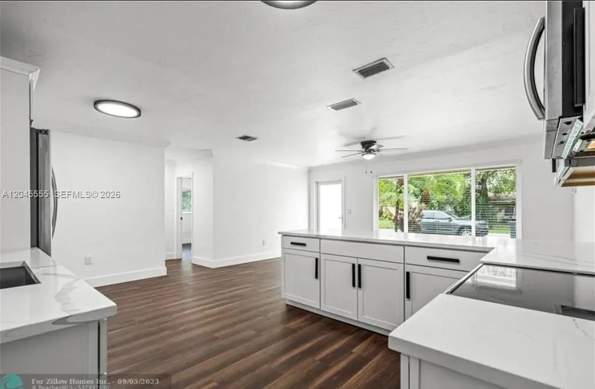 6321 Thomas St, Hollywood FL 33024