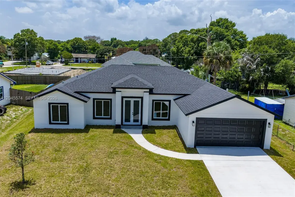 5203 Birch Dr, Fort Pierce FL 34945