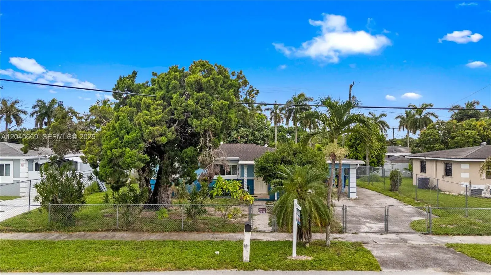 3 bedroom 1 bath for sale at 3030 NW 176th St, Miami Gardens FL 33056