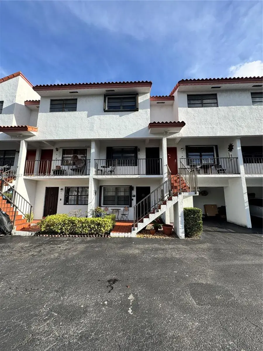 421 Swallow Dr # 10, Miami Springs FL 33166