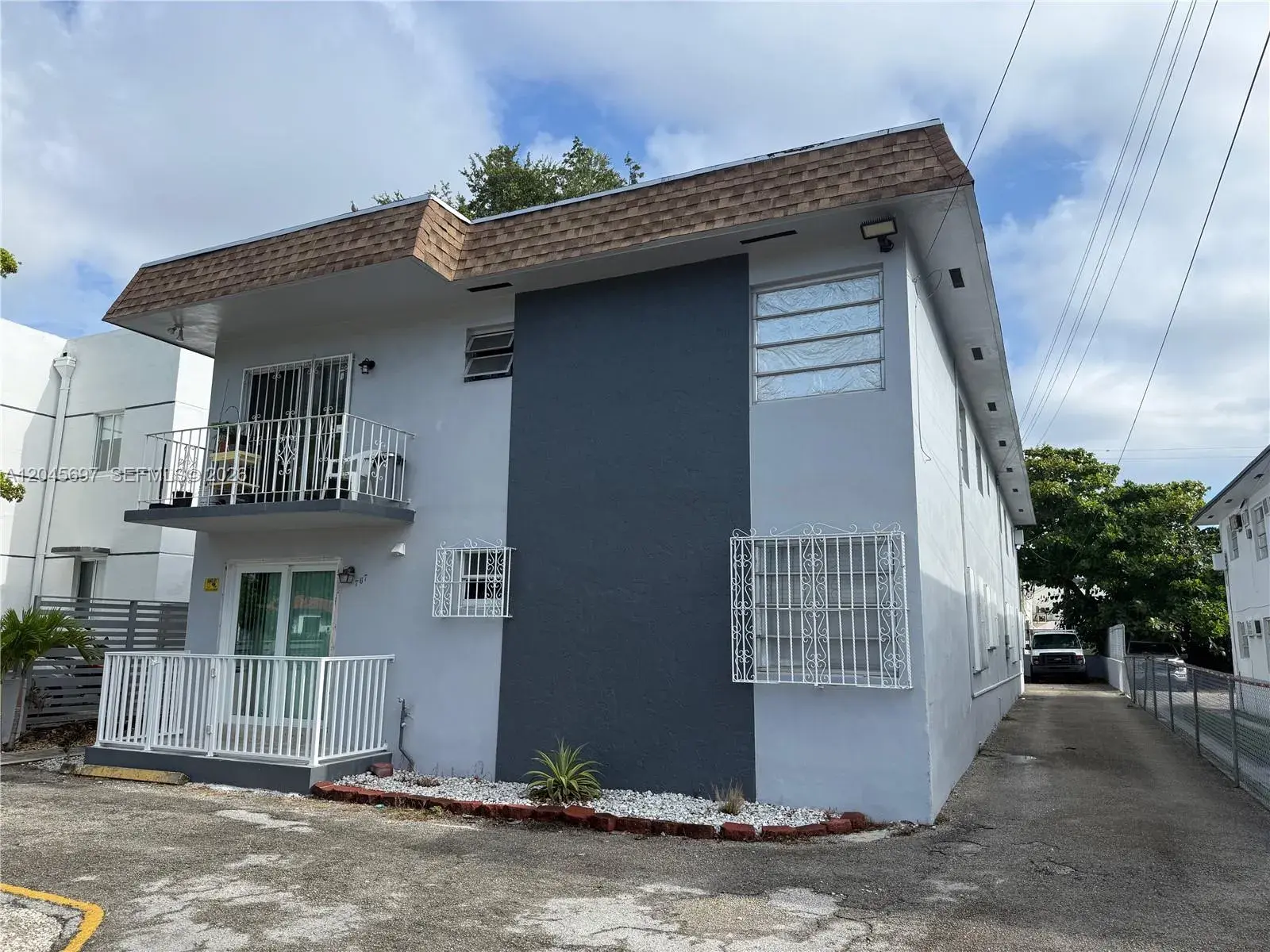 767 SW 9th St # 202, Miami FL 33130