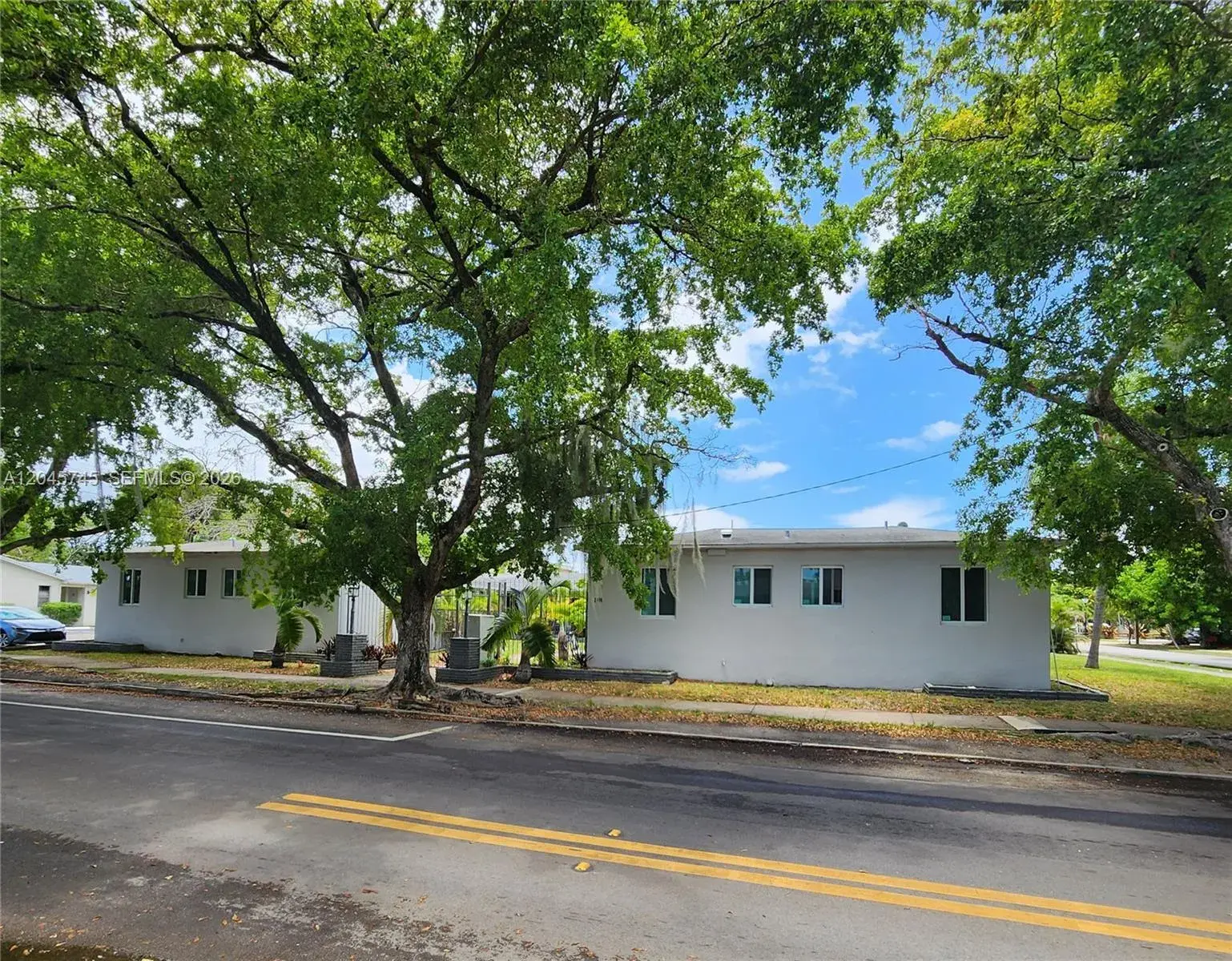 for sale at 2000 Washington St, Hollywood FL 33020