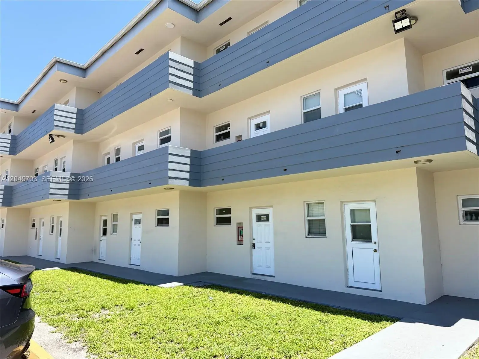 1 bedroom 1 bath for rent at 13215 NE 6th Ave # 102, North Miami FL 33161