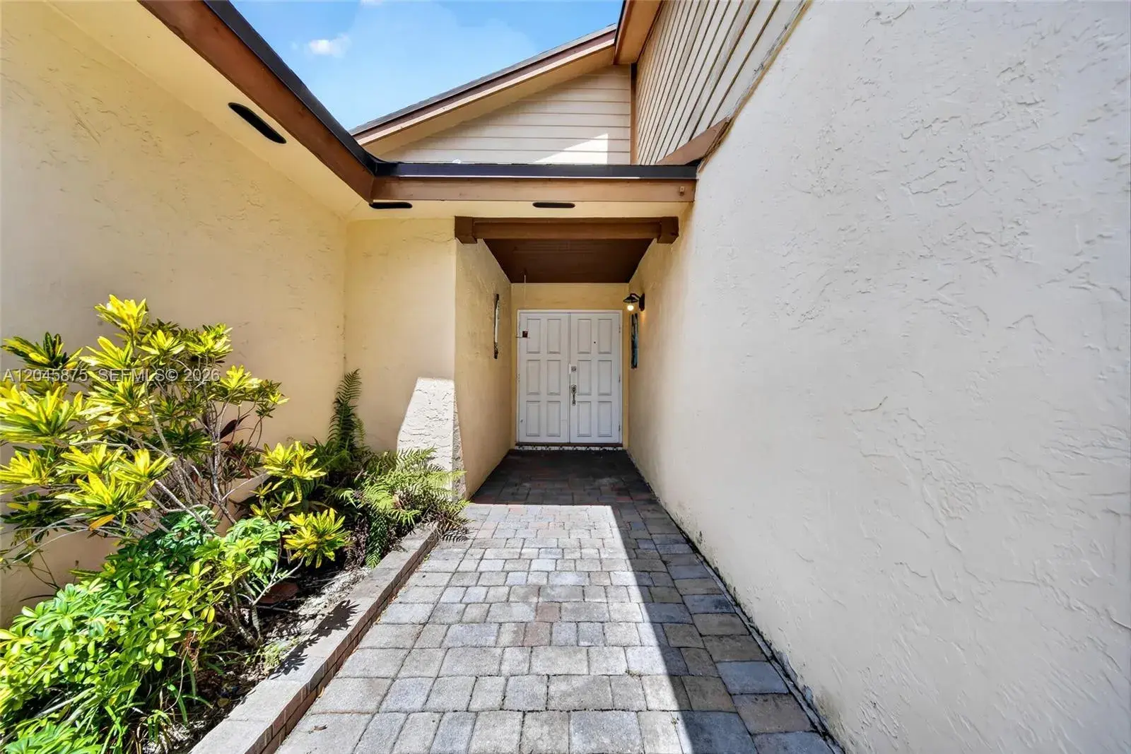 5212 SW 151st Pl, Miami FL 33185