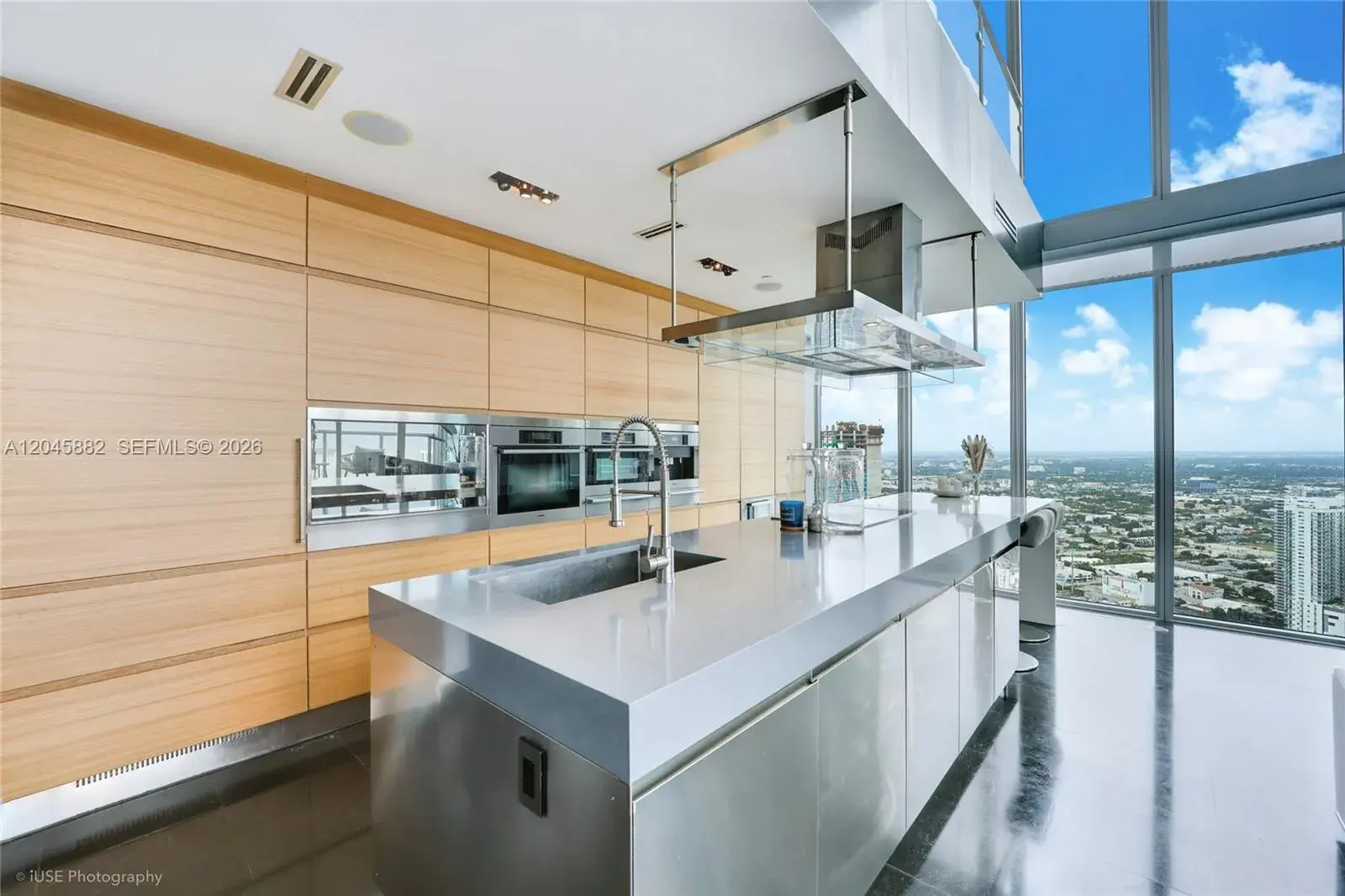 888 Biscayne Blvd # 5112, Miami FL 33132