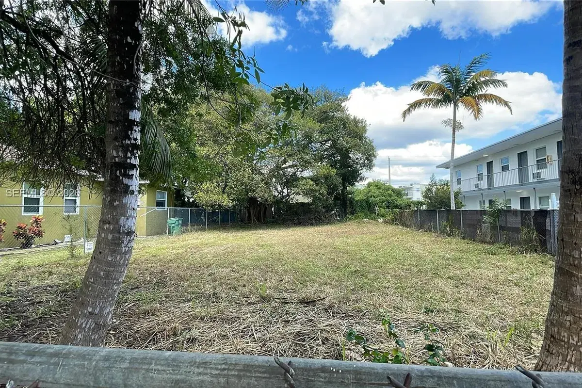 1255 NW 60 ST, Miami FL 33142