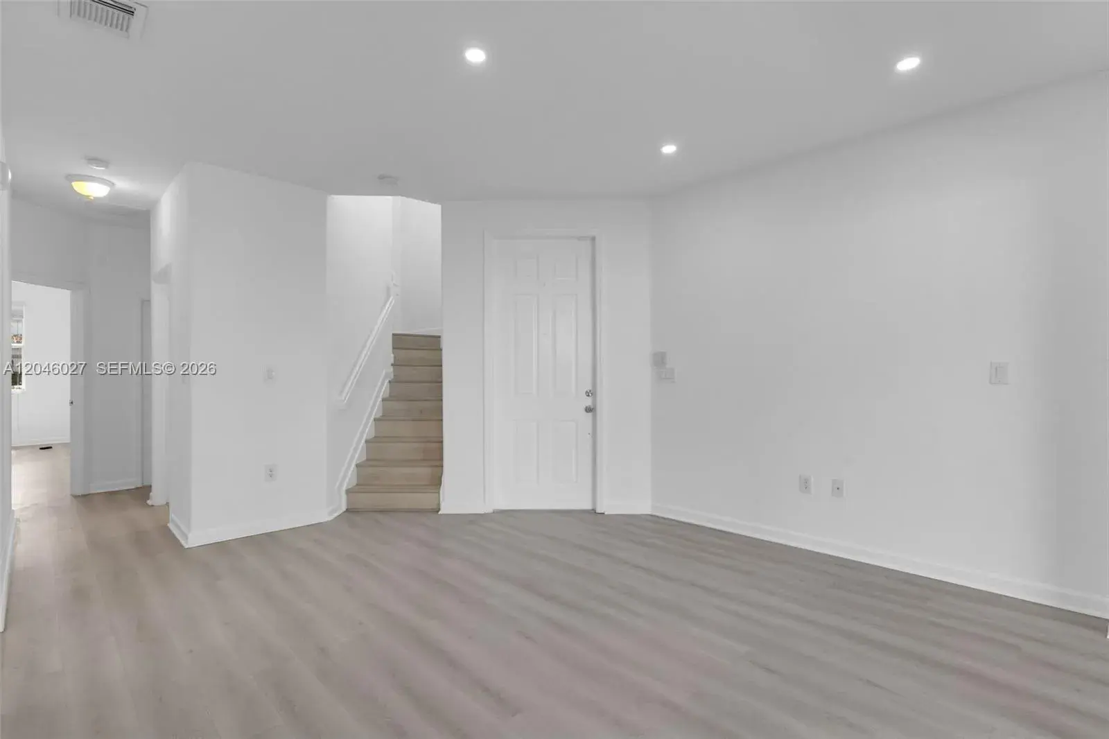 8165 NW 108th Ave, Doral FL 33178