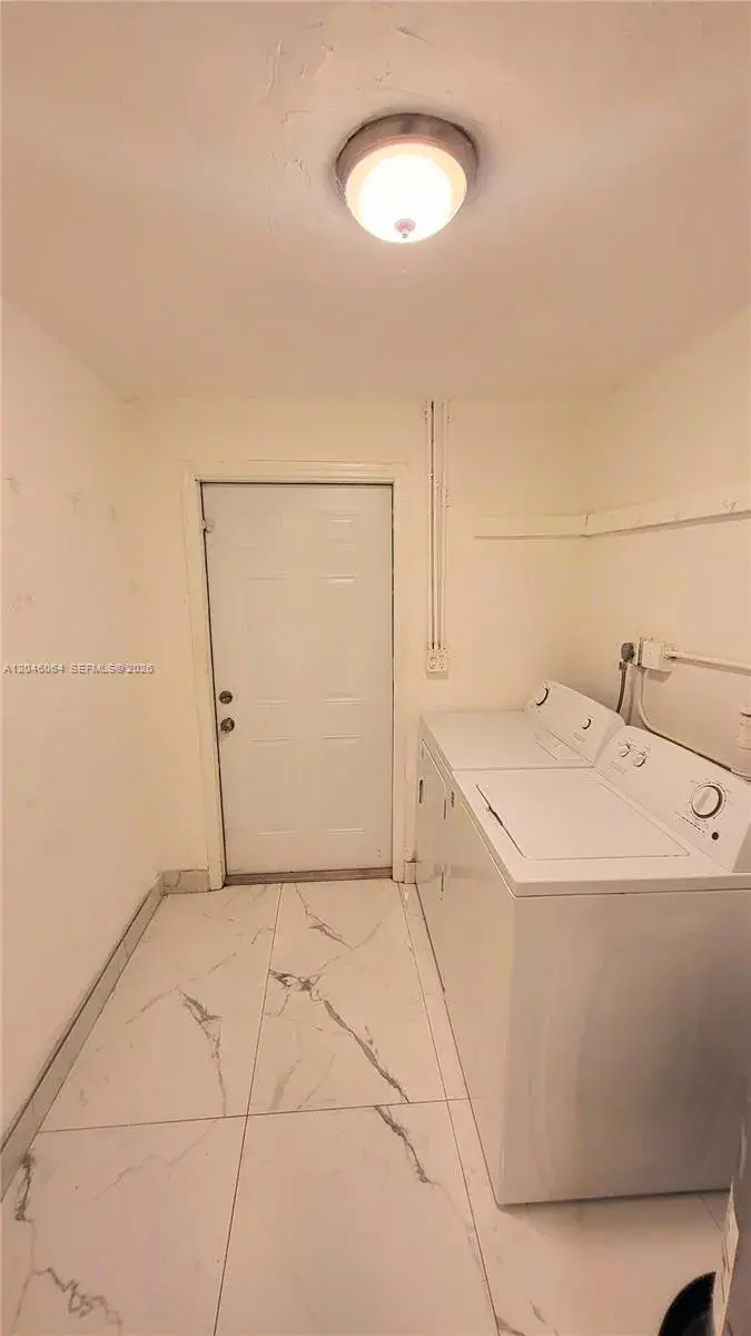 720 NE 5th St # 1, Hallandale Beach FL 33009