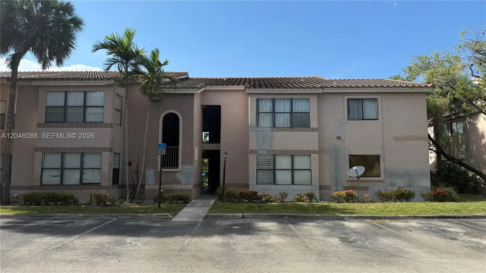 2 bedroom 2 bath for sale at 2986 S University Dr # 8108, Davie FL 33328