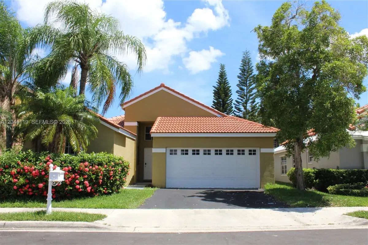 312 Bridgeton Rd, Weston FL 33326