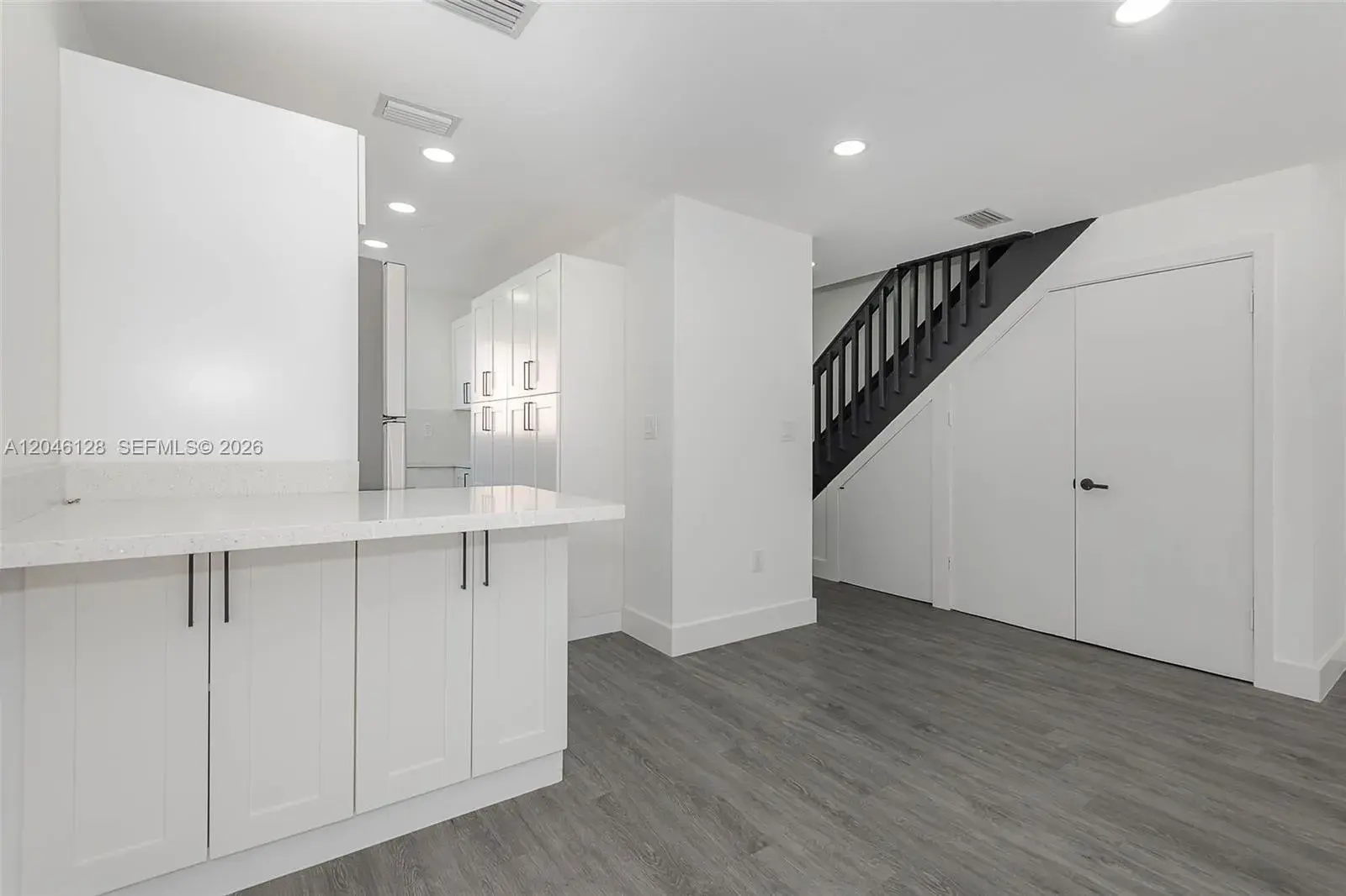 8085 NW 8th St # 9, Miami FL 33126