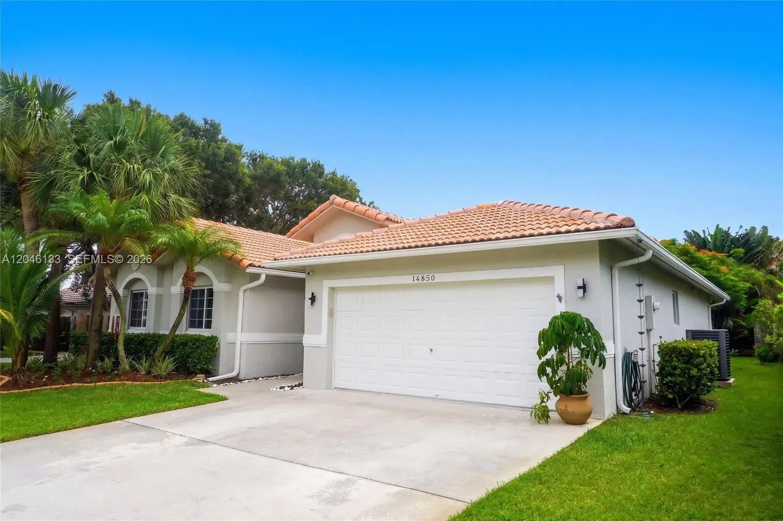 16850 Crestview Ln, Weston FL 33326