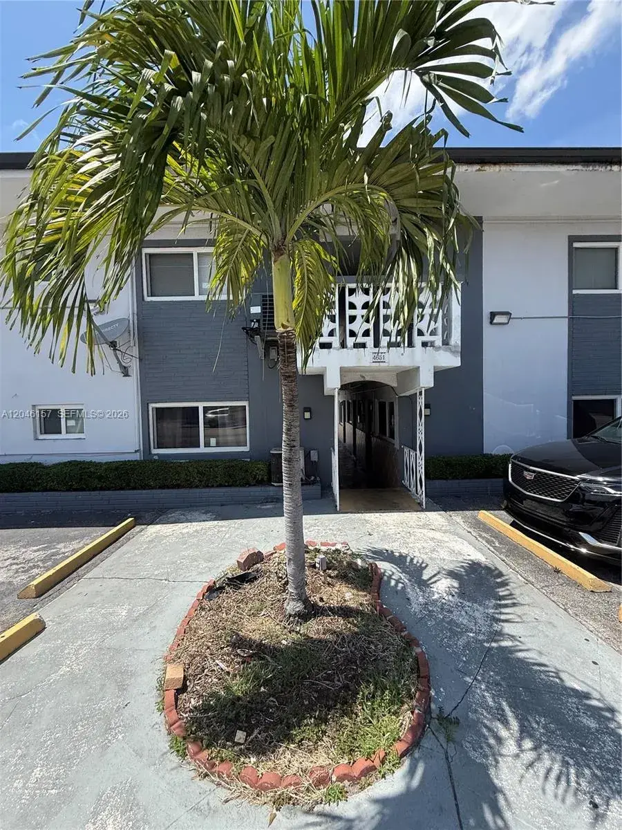 1 bedroom 1 bath for rent at 4651 W Flagler St # 36, Miami FL 33134