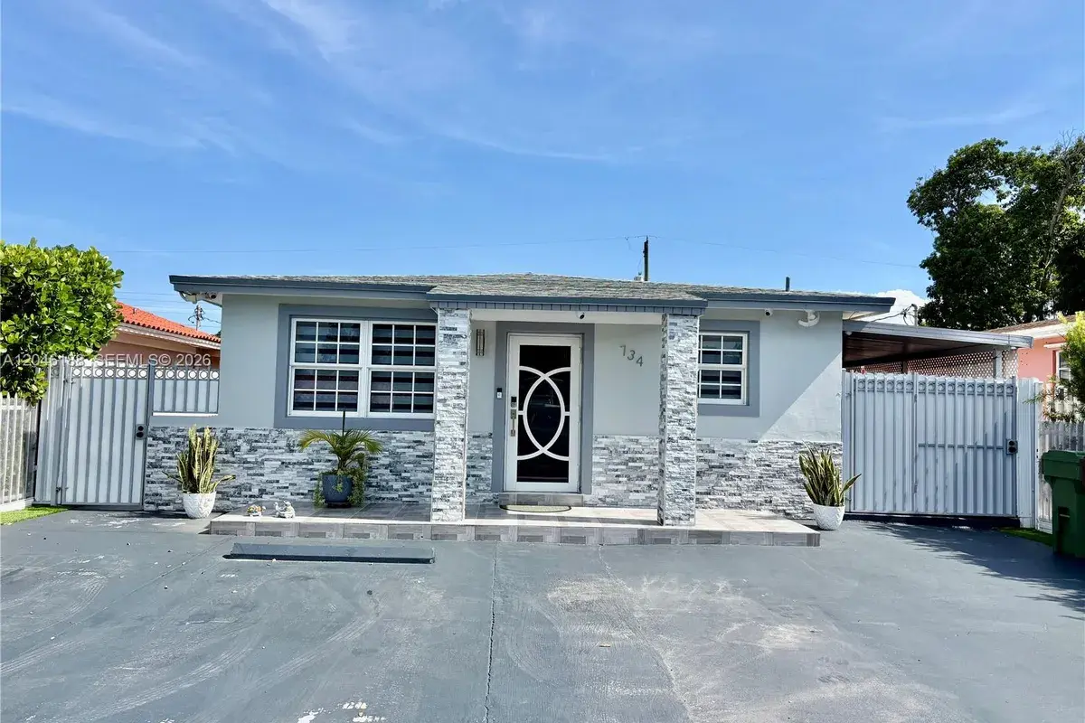 734 E 39th St, Hialeah FL 33013