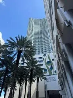 2 bedroom 2 bath Residential Lease for rent at 185 SW 7th St # 3009, Miami FL 33130