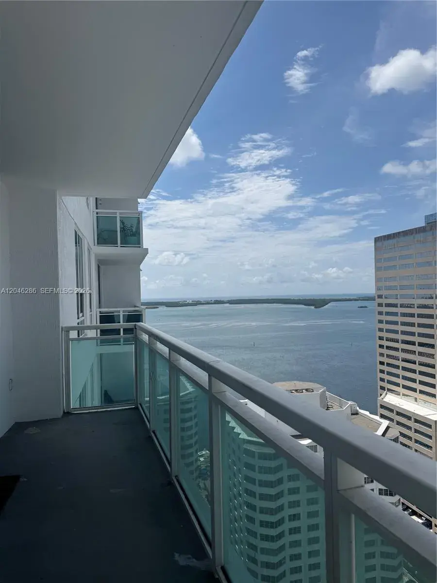 950 Brickell Bay Dr # 2907, Miami FL 33131