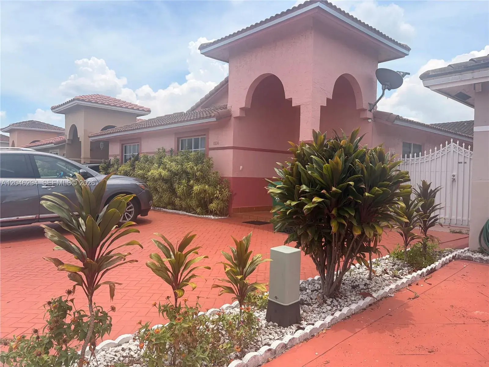 8814 NW 109th Ter, Hialeah Gardens FL 33018