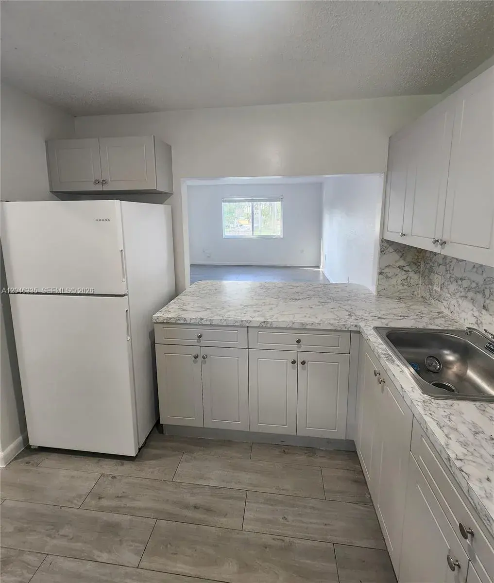 10900 SW 196th St # 204, Cutler Bay FL 33157