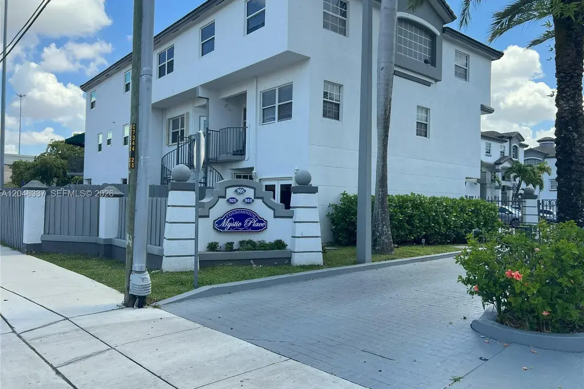925 NW 82nd Ave # A, Miami FL 33126