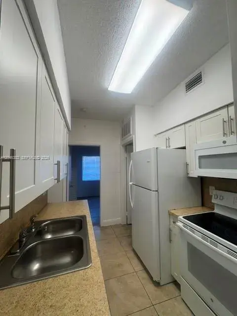 18336 NW 68th Ave # C, Hialeah FL 33015