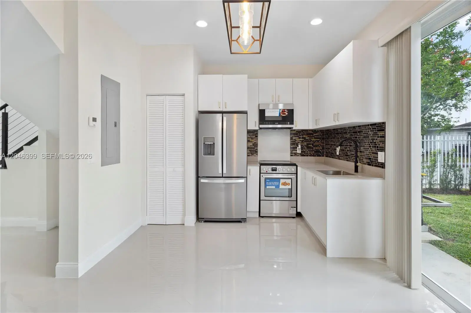 1252 NW 39th St # 1252, Miami FL 33142