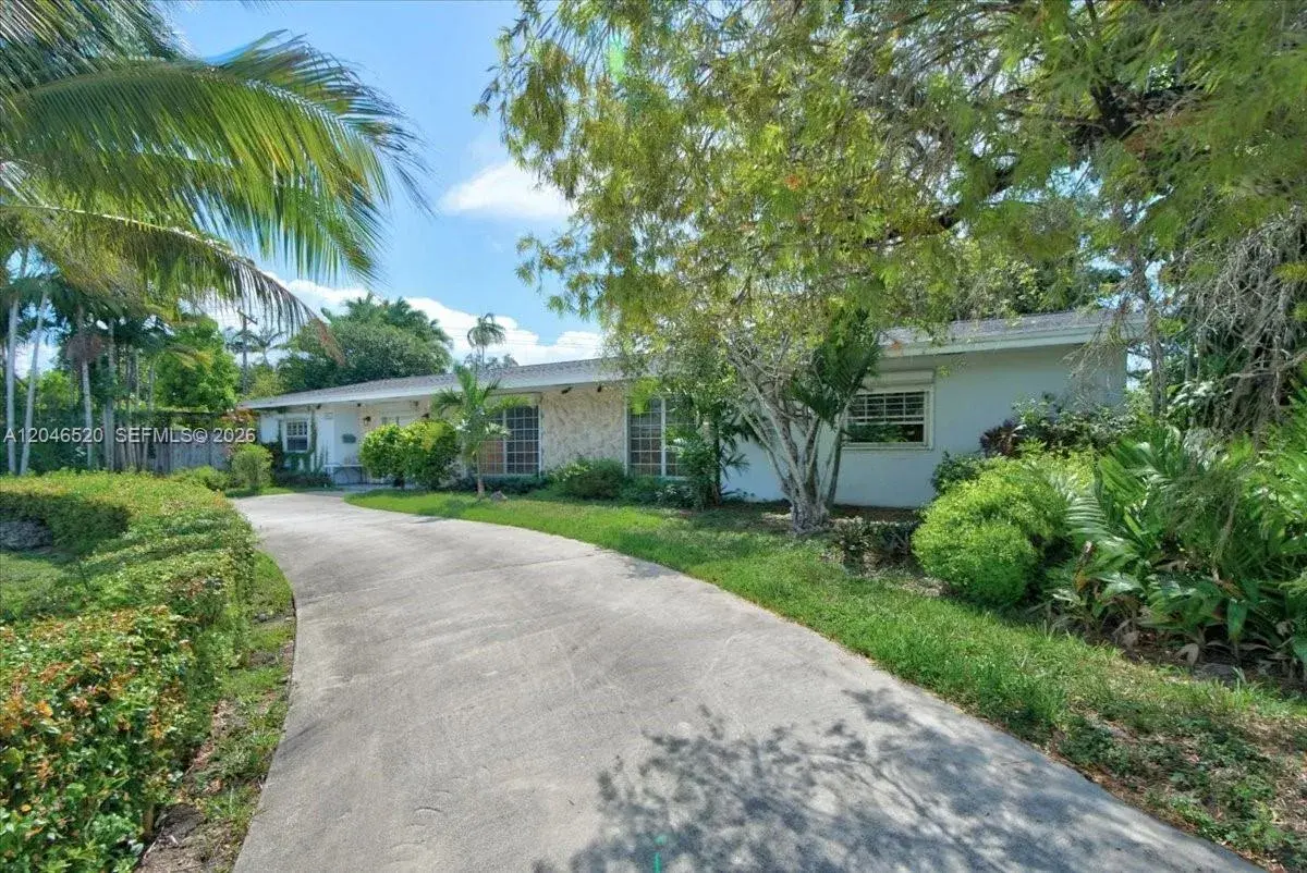 9841 SW 157th Ter, Miami FL 33157