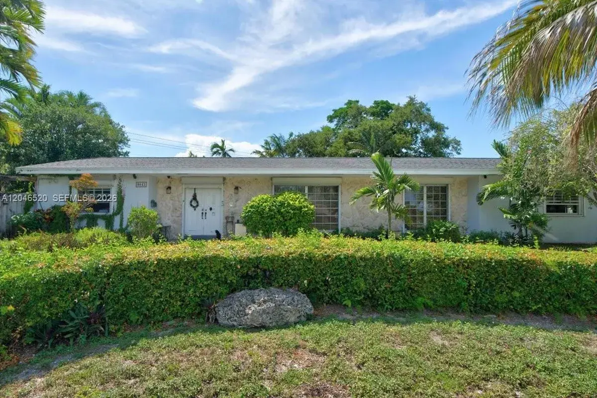 9841 SW 157th Ter, Miami FL 33157