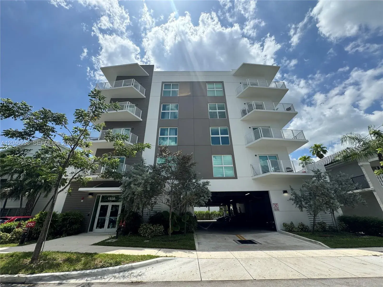 1938 Jackson St # 503, Hollywood FL 33020