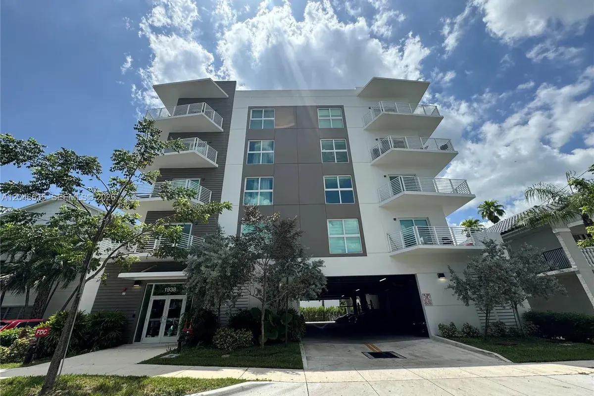 1938 Jackson St # 503, Hollywood FL 33020