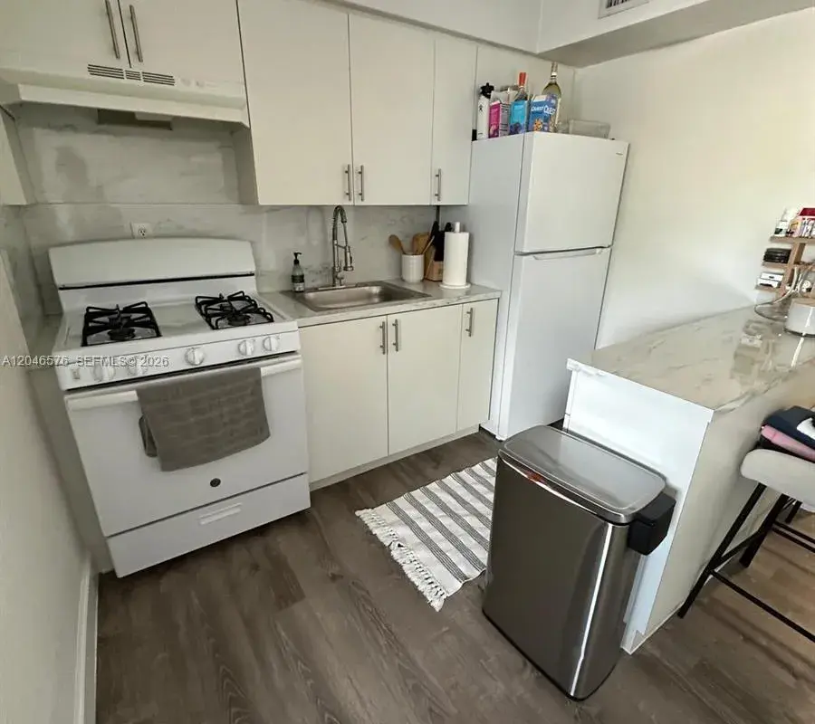 6805 SW 88th St # 8, Pinecrest FL 33156