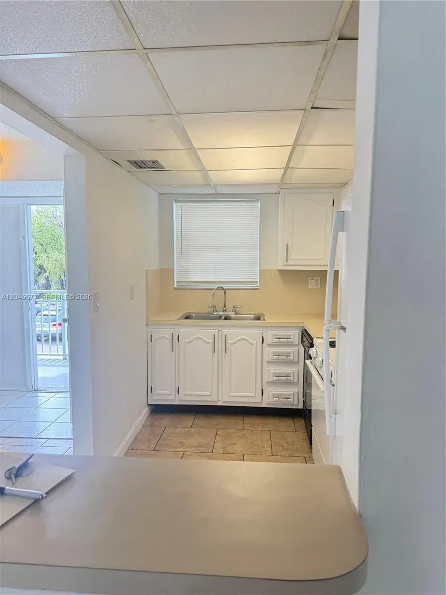 9355 Fontainebleau Blvd # C208, Miami FL 33172