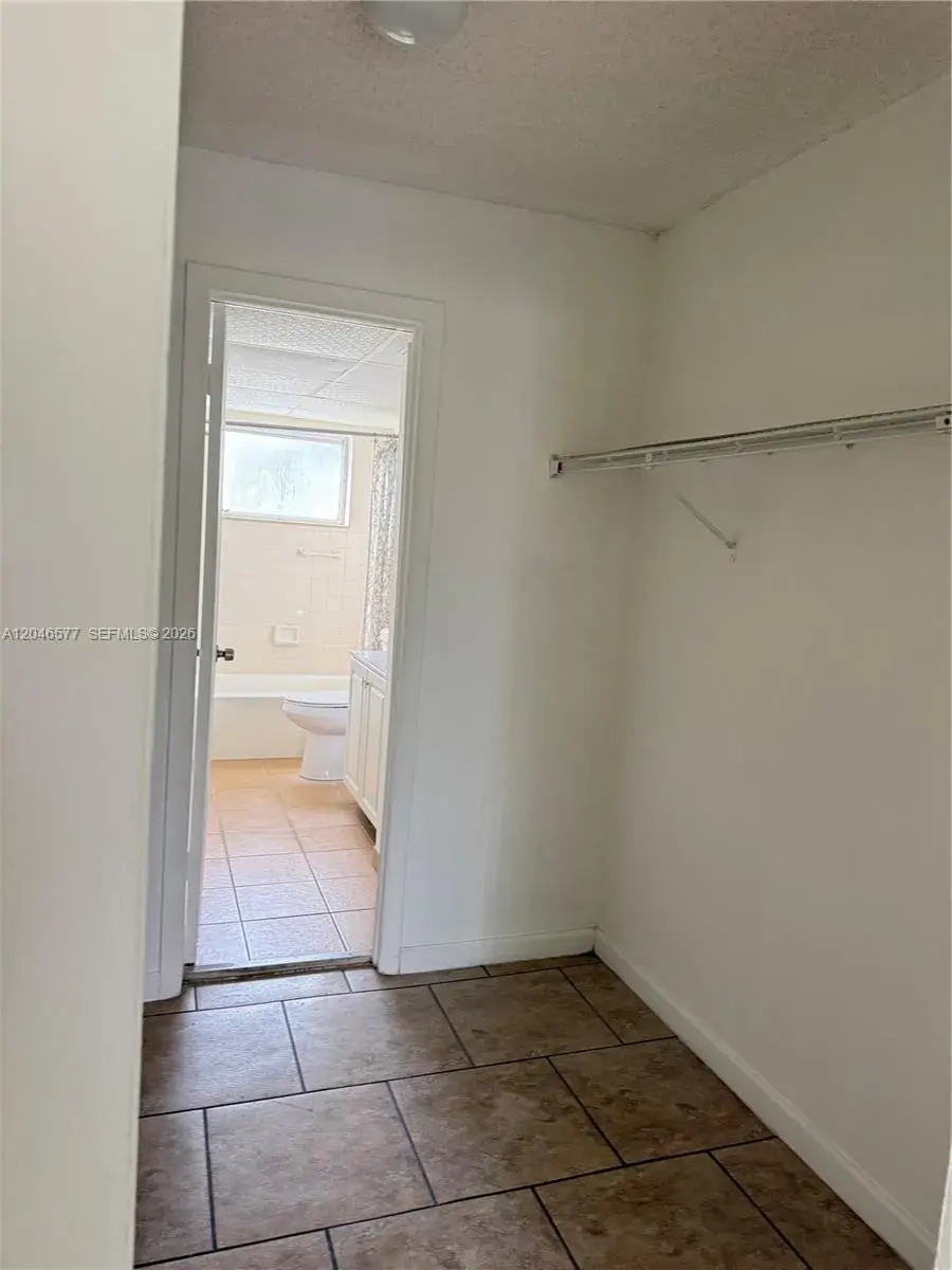 9355 Fontainebleau Blvd # C208, Miami FL 33172