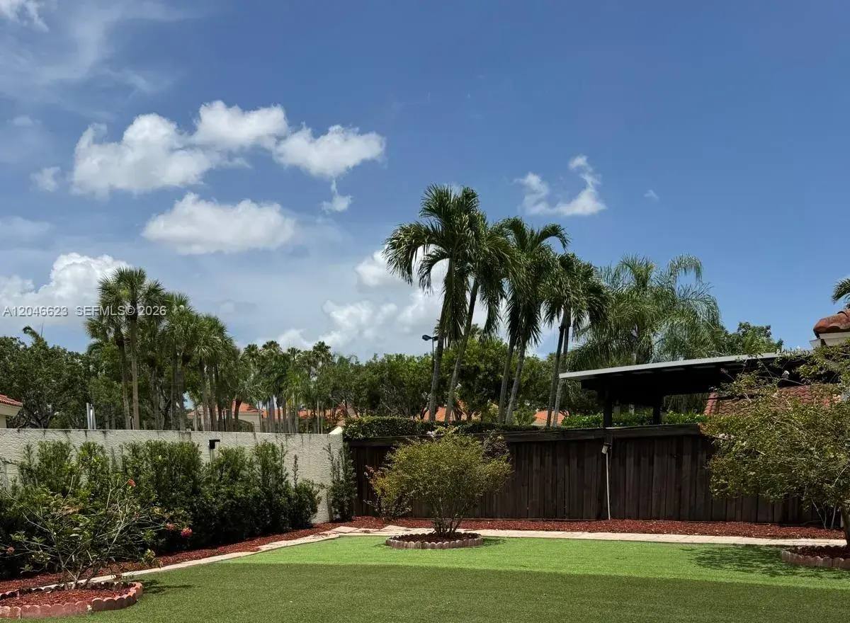 10375 NW 48th St, Doral FL 33178