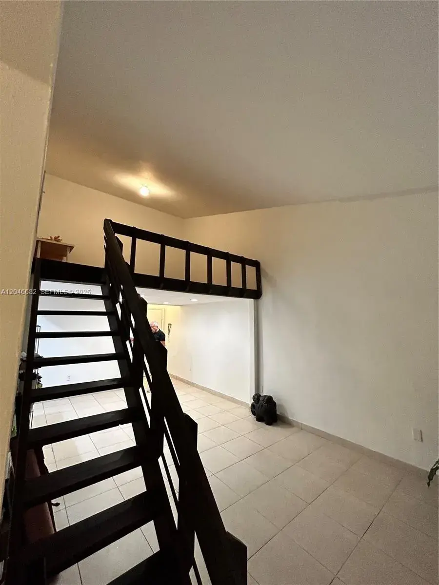 9421 Fontainebleau Blvd # 35, Miami FL 33172