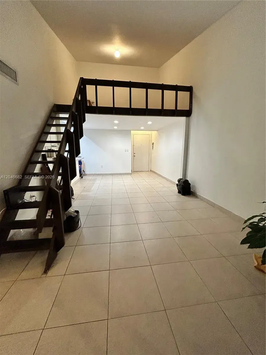 9421 Fontainebleau Blvd # 35, Miami FL 33172