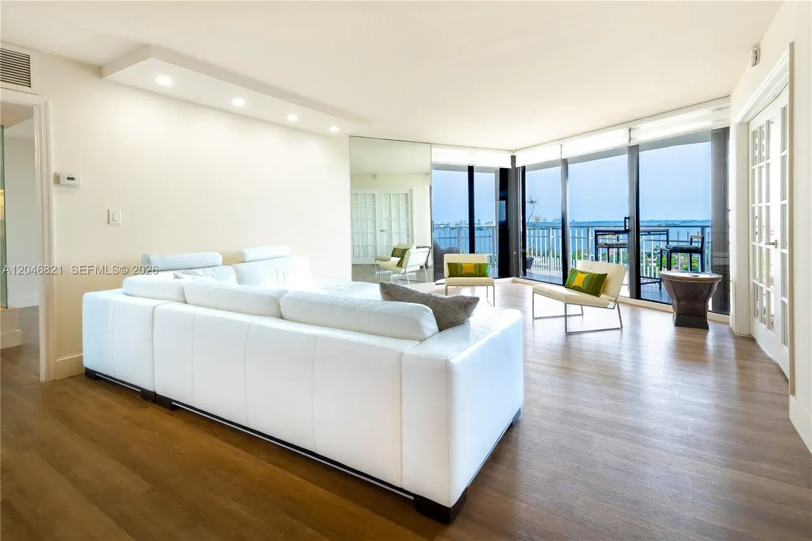 2000 Towerside Ter # 1910, Miami FL 33138