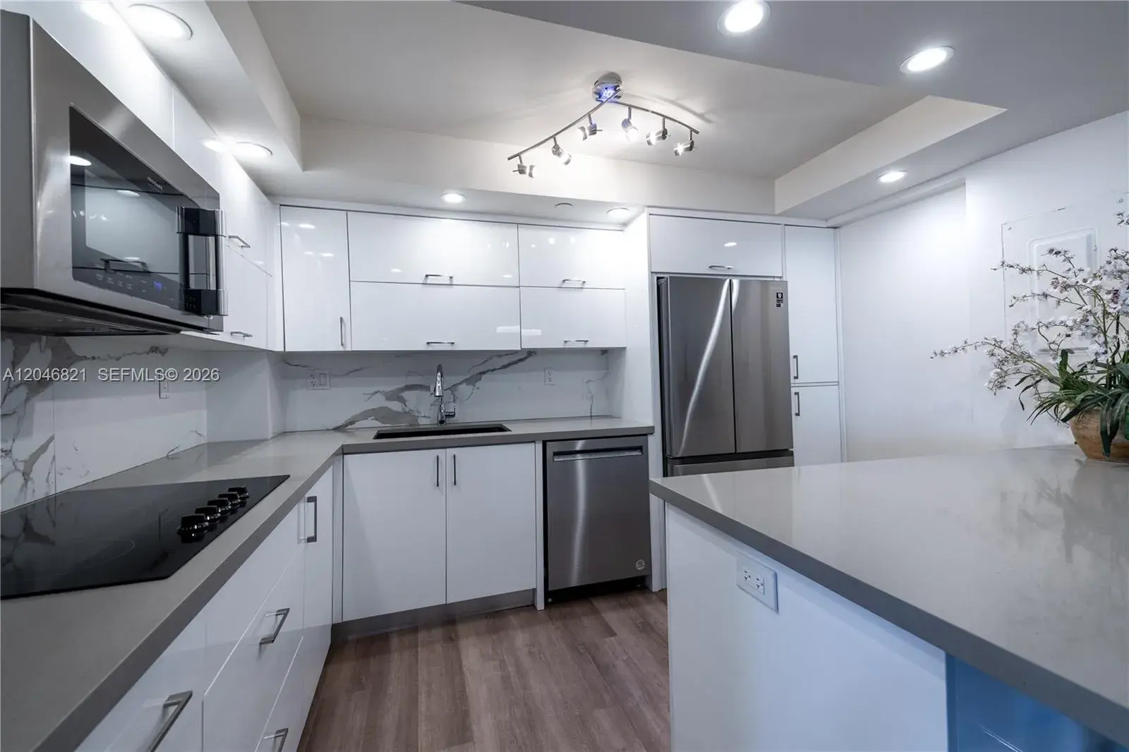 2000 Towerside Ter # 1910, Miami FL 33138
