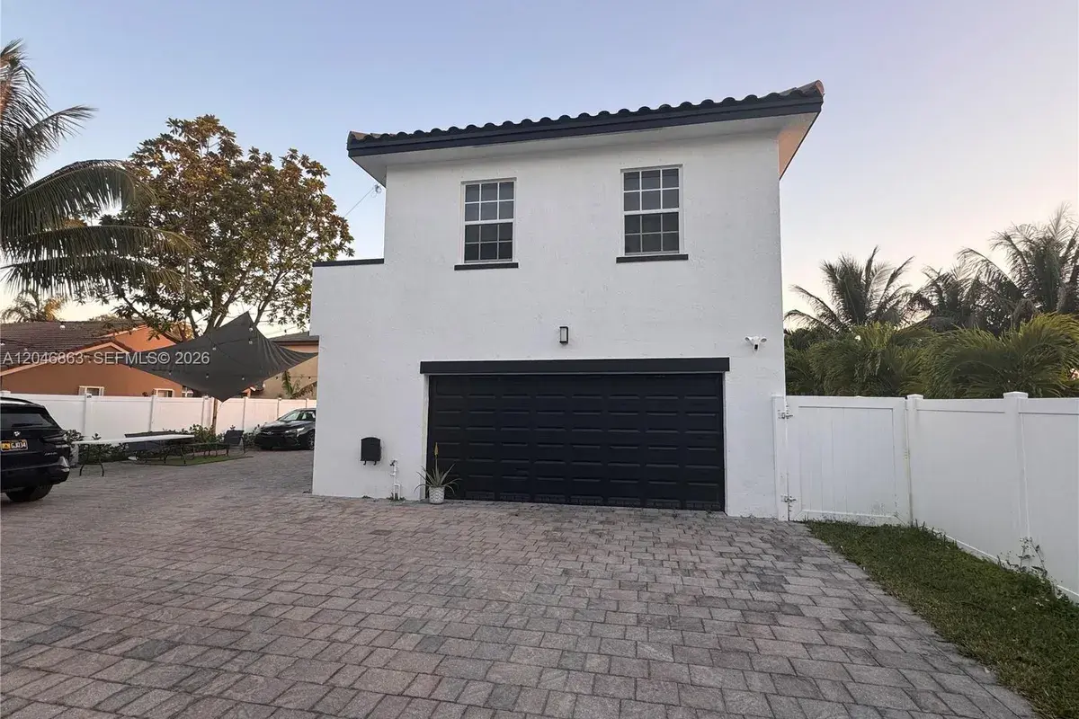 16934 SW 92nd St Cir, Miami FL 33196