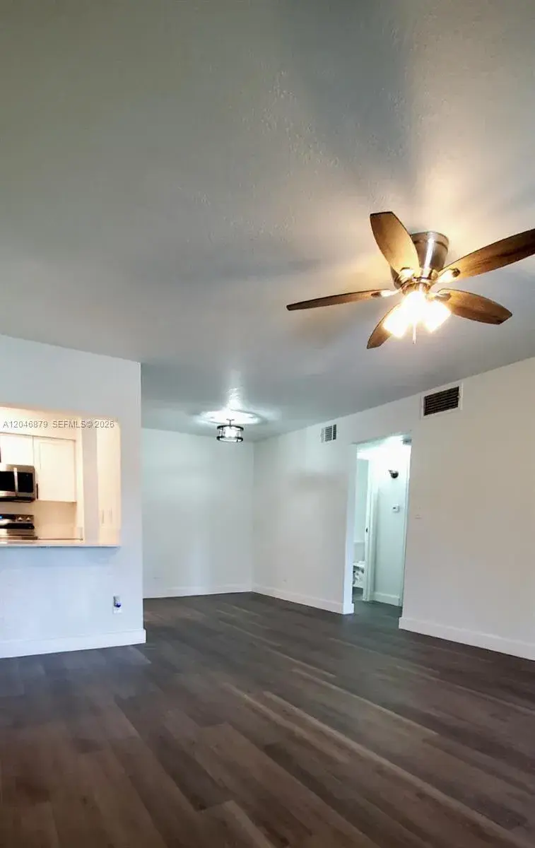927 Riverside Dr # 324, Coral Springs FL 33071