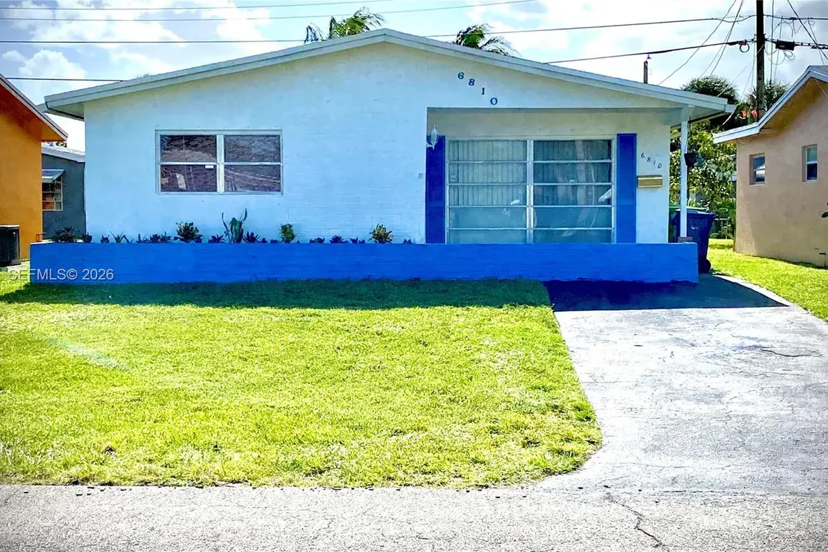 6810 NW 28th St, Sunrise FL 33313