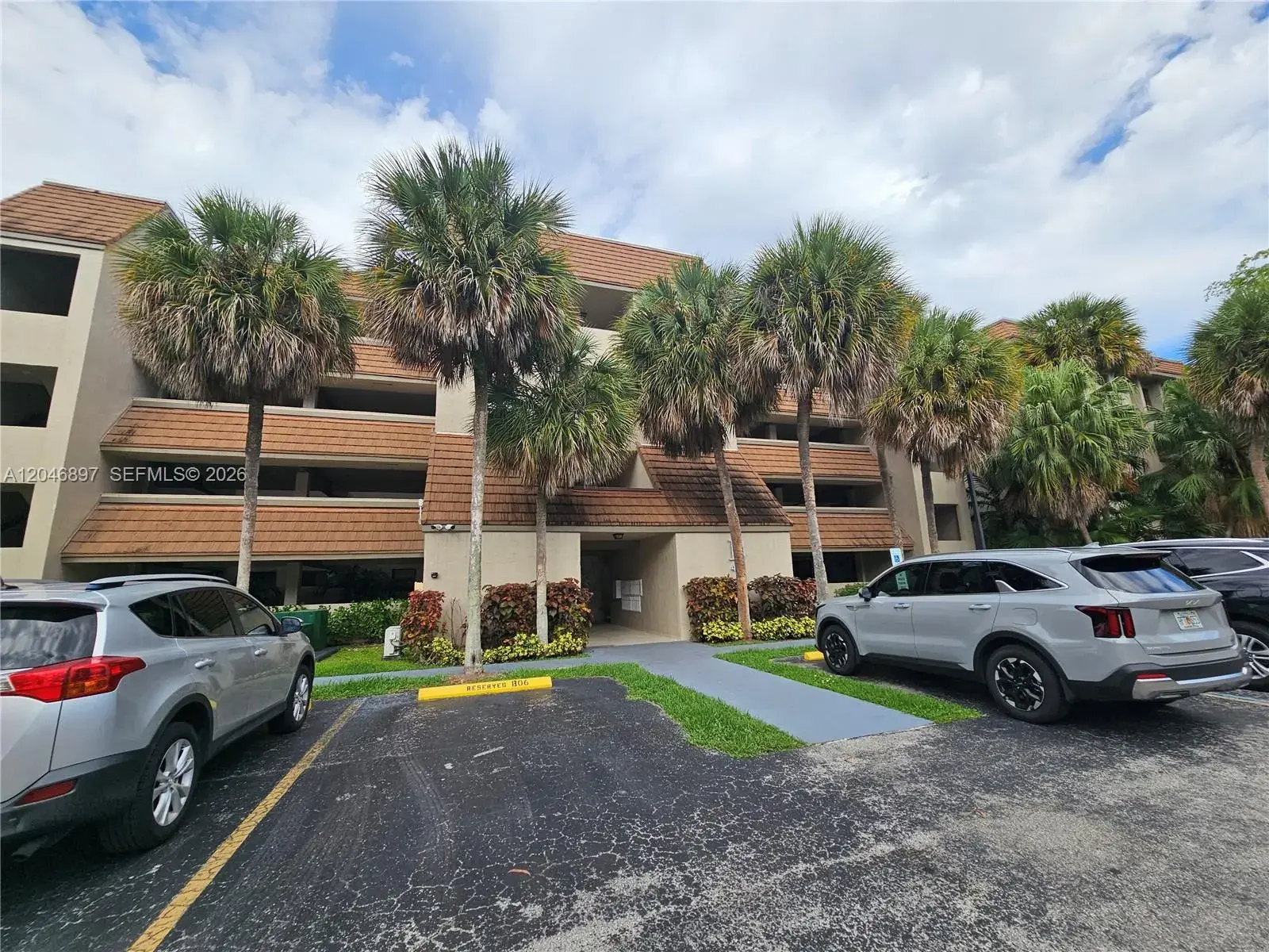 2 bedroom 2 bath for sale at 461 Ives Dairy Rd # 2, Miami FL 33179