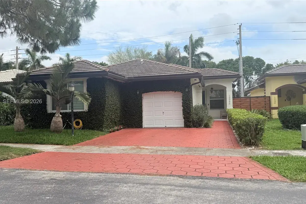 15986 SW 71st Ter, Miami FL 33193