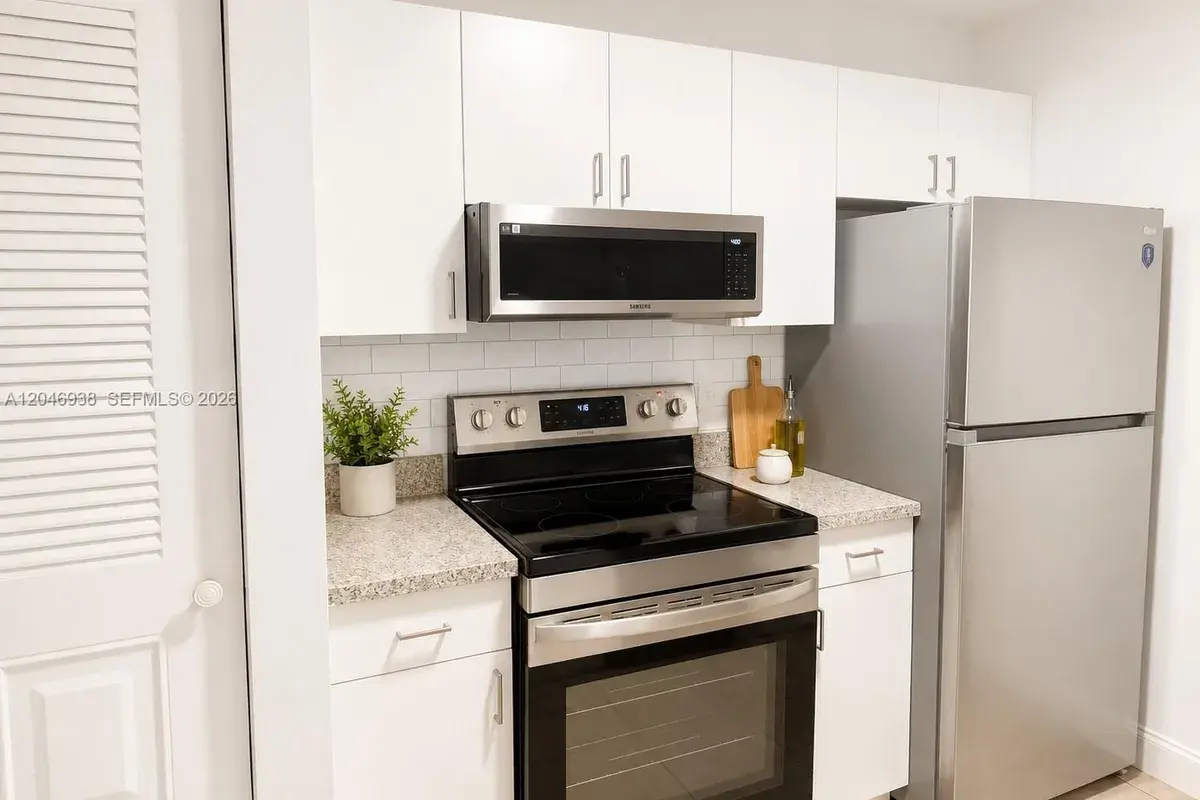 430 S park # 110, Hollywood FL 33021