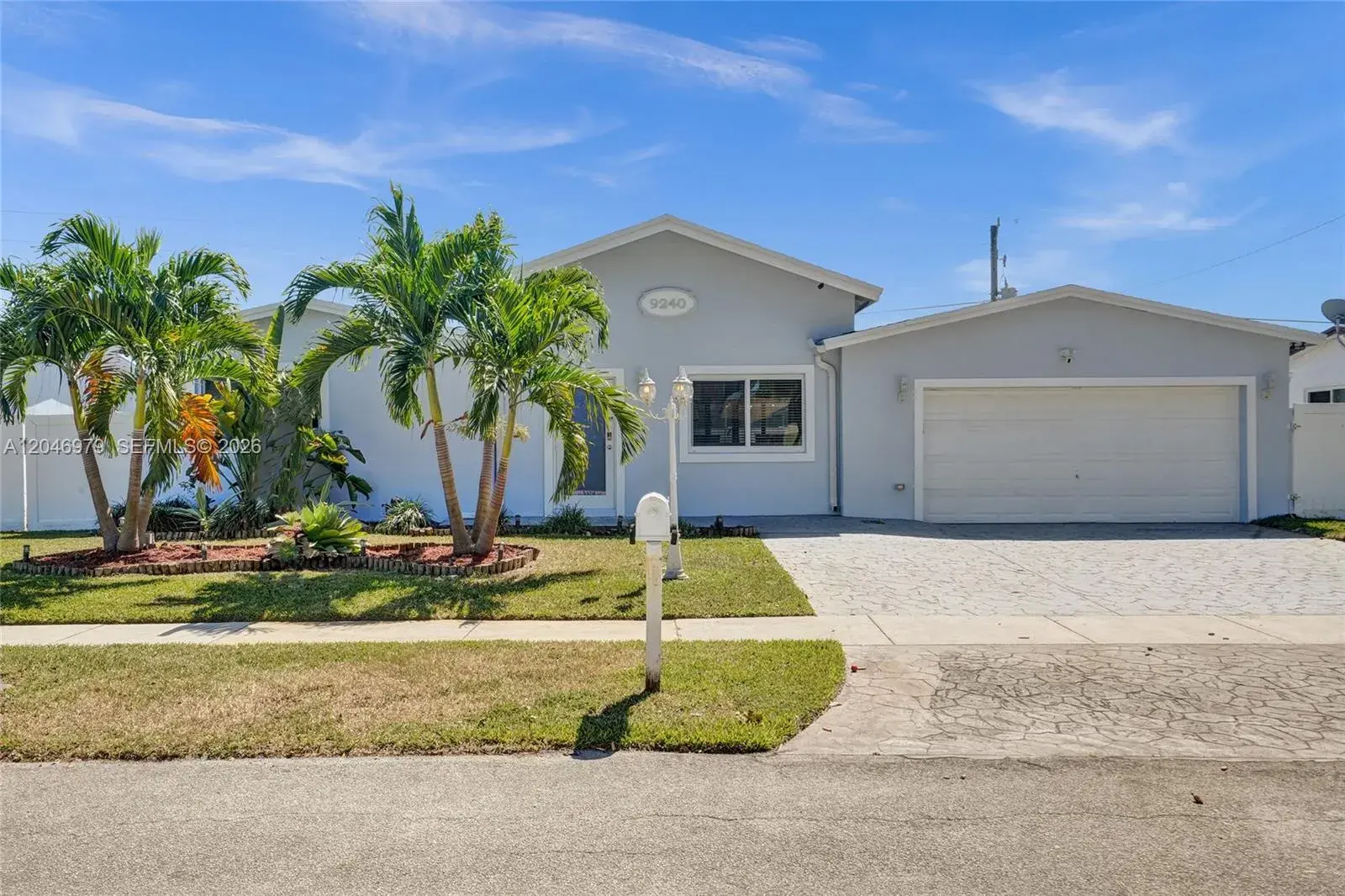 9240 54th St, Cooper City FL 33328