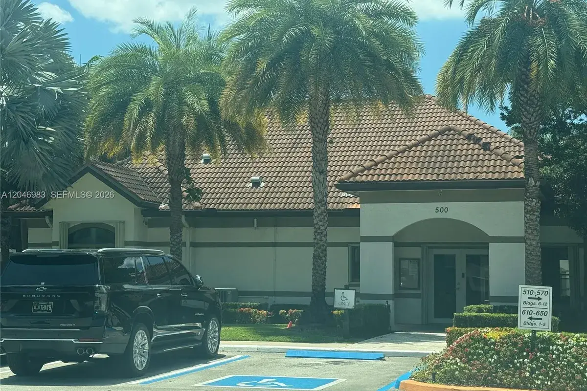 520 S Park Rd # 12, Hollywood FL 33021