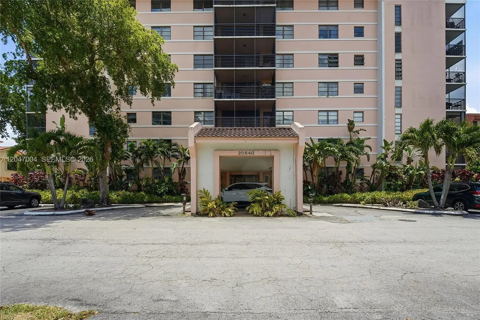 20840 San Simeon Way # 609, Miami FL 33179