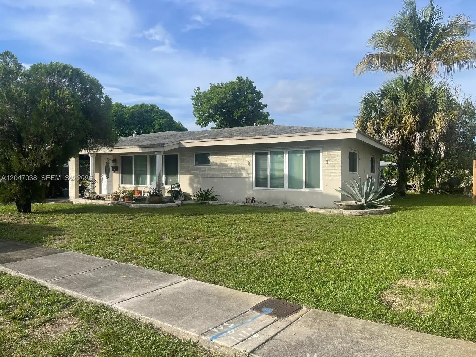 3 bedroom 2 bath for sale at 400 Long Island Ave, Fort Lauderdale FL 33312