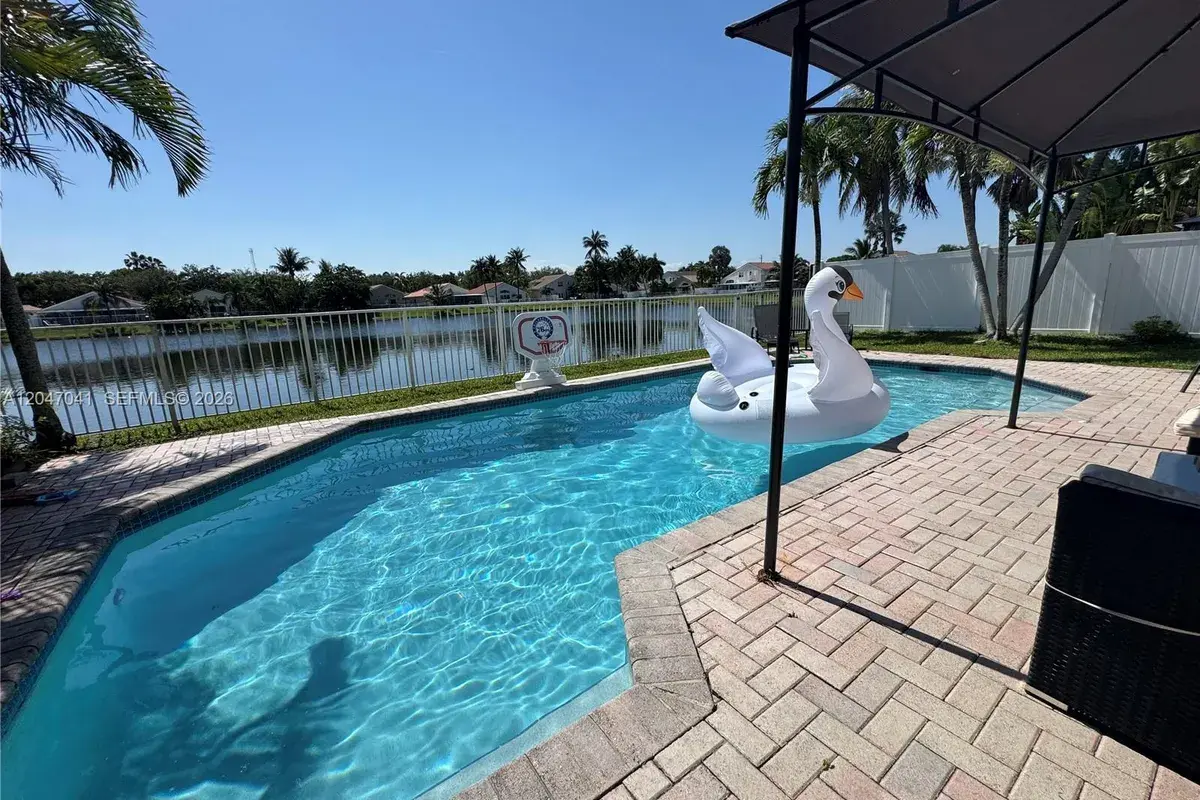 4943 SW 33rd Way, Hollywood FL 33312